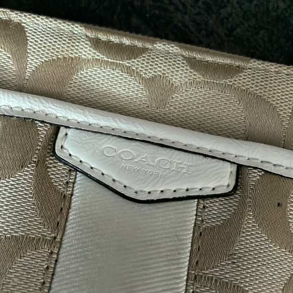 COACH Crossbody Purse - Picture 7 of 16